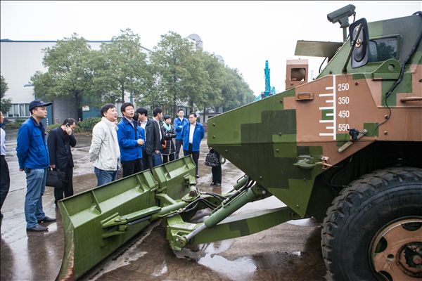 国家发改委国防动员研究发展中心毕智勇主任一行考察xingkong星空平台（中国）集团智能