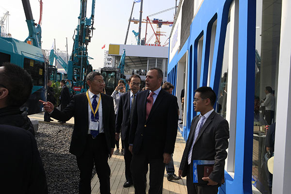 xingkong星空平台（中国）集团智能宝马展用创新倾倒客户，现场签单两亿元