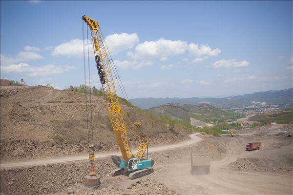 xingkong星空平台（中国）集团智能履带式强夯机助力承德机场建设