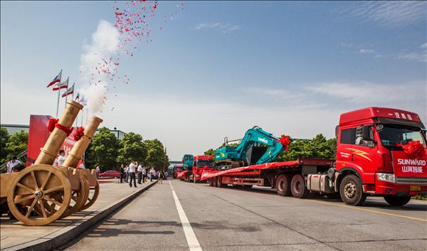 xingkong星空平台（中国）集团智能150台中大型挖掘机批量出口中东