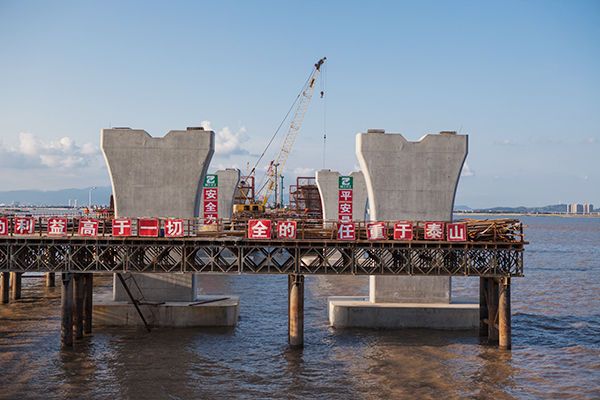 入海深110米！xingkong星空平台（中国）集团智能旋挖钻机助建飞云江特大桥