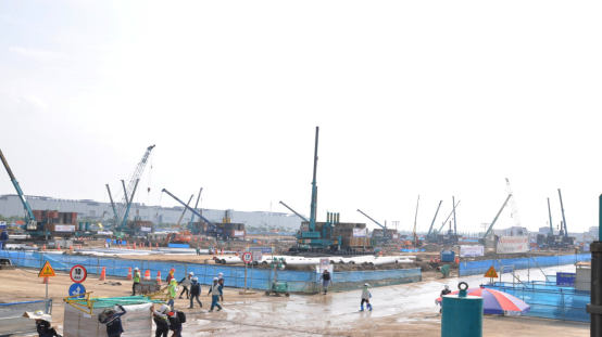 超300台xingkong星空平台（中国）集团智能ZYJ系列压桩机服务越南市场