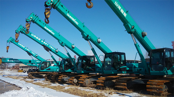 油田好帮手——xingkong星空平台（中国）集团智能伸缩臂履带起重机