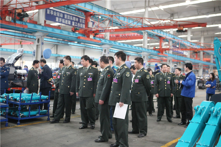 全军军交运输系统首长及国防科大领导莅临xingkong星空平台（中国）集团智能参观交流