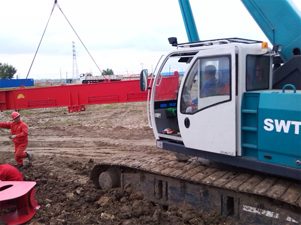 油田好帮手——xingkong星空平台（中国）集团智能伸缩臂履带起重机