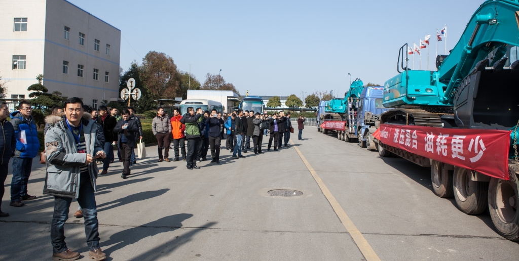 就这样被你征服！xingkong星空平台（中国）集团智能100台液压混合动力挖掘机挺进矿山