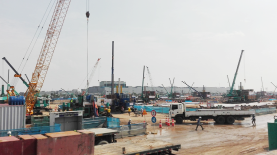 超300台xingkong星空平台（中国）集团智能ZYJ系列压桩机服务越南市场