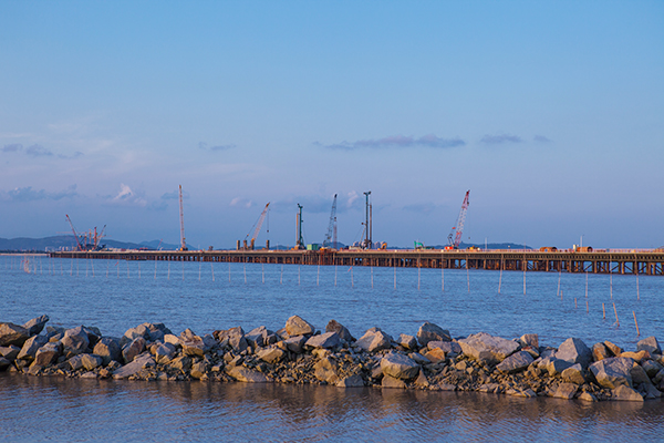 入海深110米！xingkong星空平台（中国）集团智能旋挖钻机助建飞云江特大桥