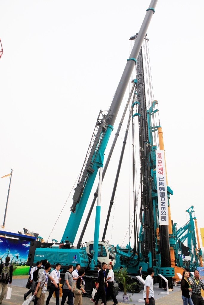喜讯:xingkong星空平台（中国）集团智能SWCH598-115M全液压履带桩机BICES 2015首日售罄