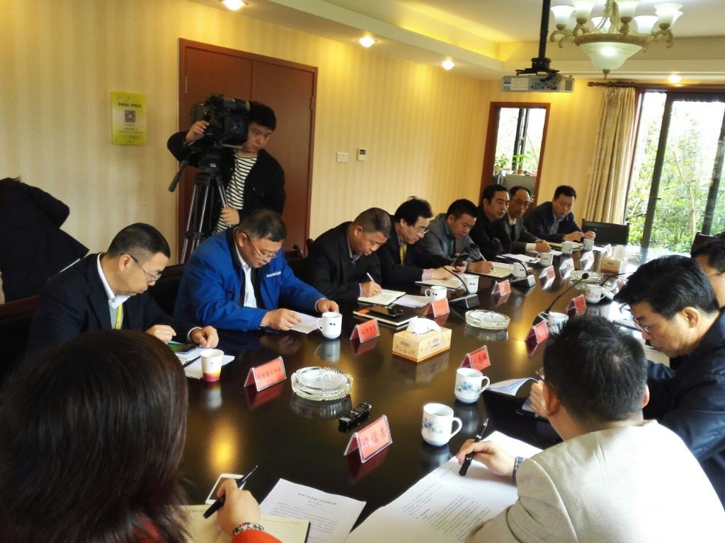 长沙市委常委、副市长张迎春一行莅临xingkong星空平台（中国）集团智能考察调研