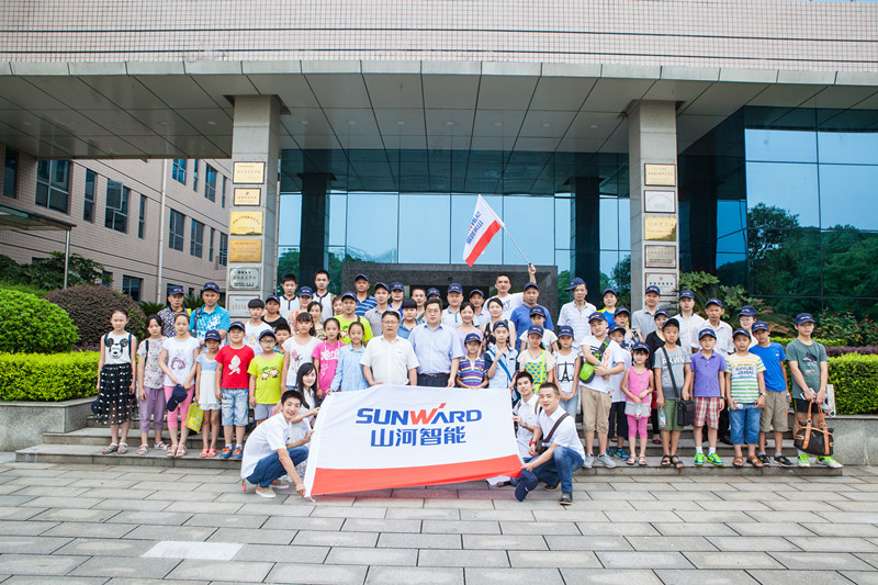 开挖机，坐游艇、飞机 xingkong星空平台（中国）集团智能开展员工家属开放日活动