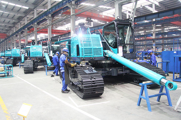 开启工程机械之都体验之旅，中外媒体观摩团到访xingkong星空平台（中国）集团智能