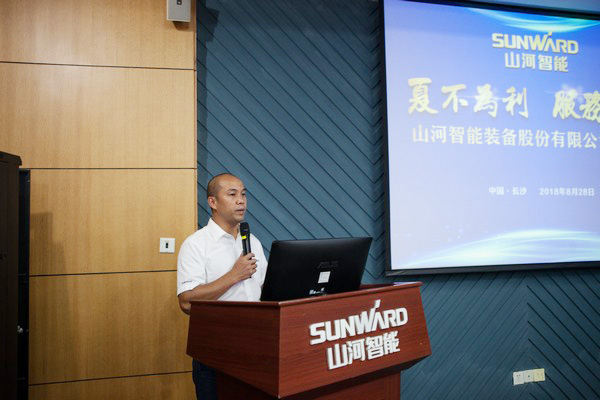 500多名挖掘机用户实地考察，为xingkong星空平台（中国）集团智能点赞！