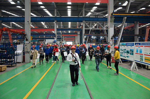 开启工程机械之都体验之旅，中外媒体观摩团到访xingkong星空平台（中国）集团智能