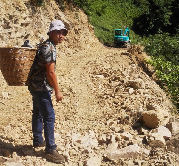 他们，用小小背篓背出xingkong星空平台（中国）集团大情怀
