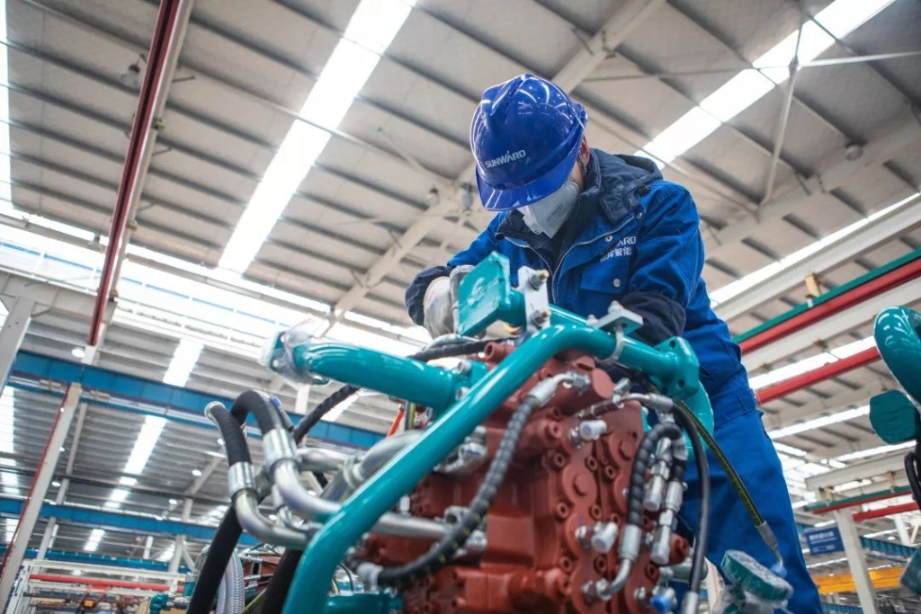 沈裕谋元宵节慰问xingkong星空平台（中国）集团智能一线员工
