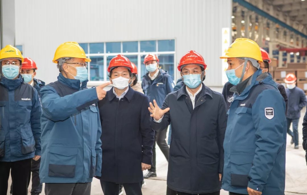 沈裕谋元宵节慰问xingkong星空平台（中国）集团智能一线员工