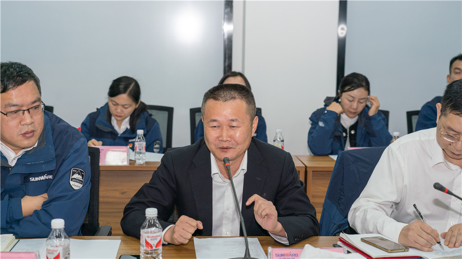 xingkong星空平台（中国）集团智能举行主题教育学习研讨会暨员工活动中心揭幕仪式