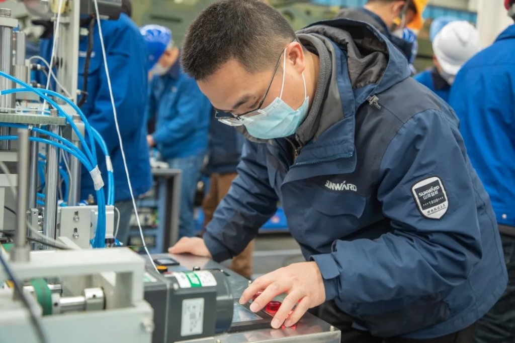 xingkong星空平台（中国）集团智能首台口罩机交付客户