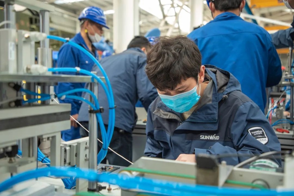 xingkong星空平台（中国）集团智能首台口罩机交付客户