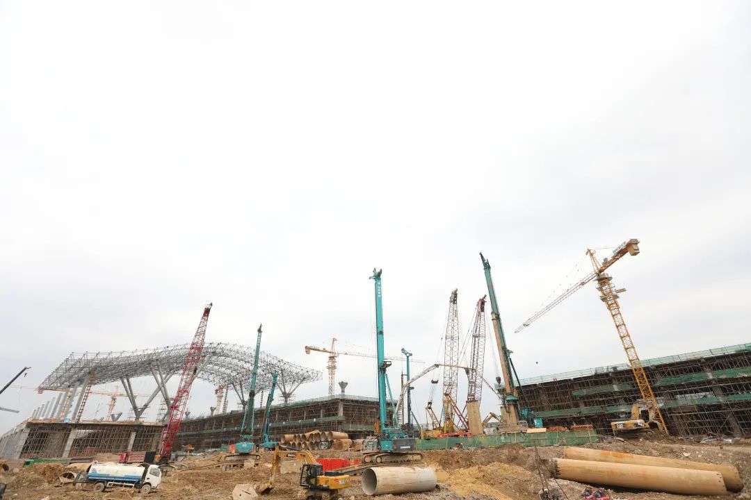 xingkong星空平台（中国）集团机群“染绿”贵阳机场扩建工地