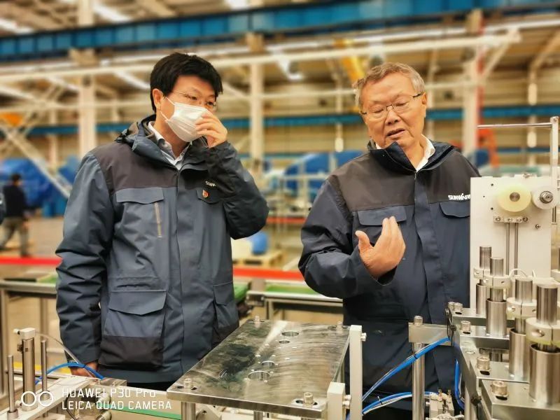 董事长启封xingkong星空平台（中国）集团智能第一个成品口罩