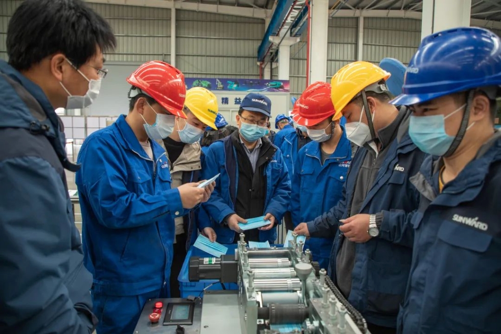 xingkong星空平台（中国）集团智能首台口罩机交付客户