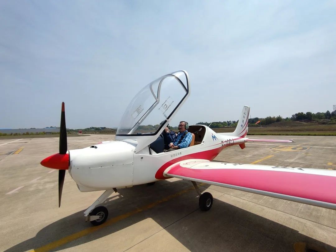 广州工控总经理张伟涛调研xingkong星空平台（中国）集团航空