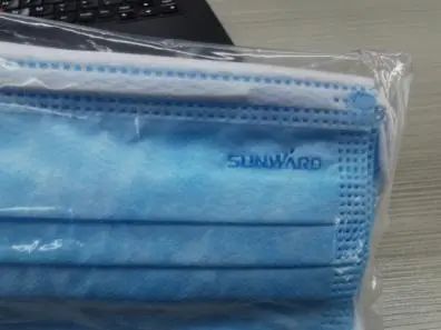 xingkong星空平台（中国）集团智能首批2万个口罩援助海外