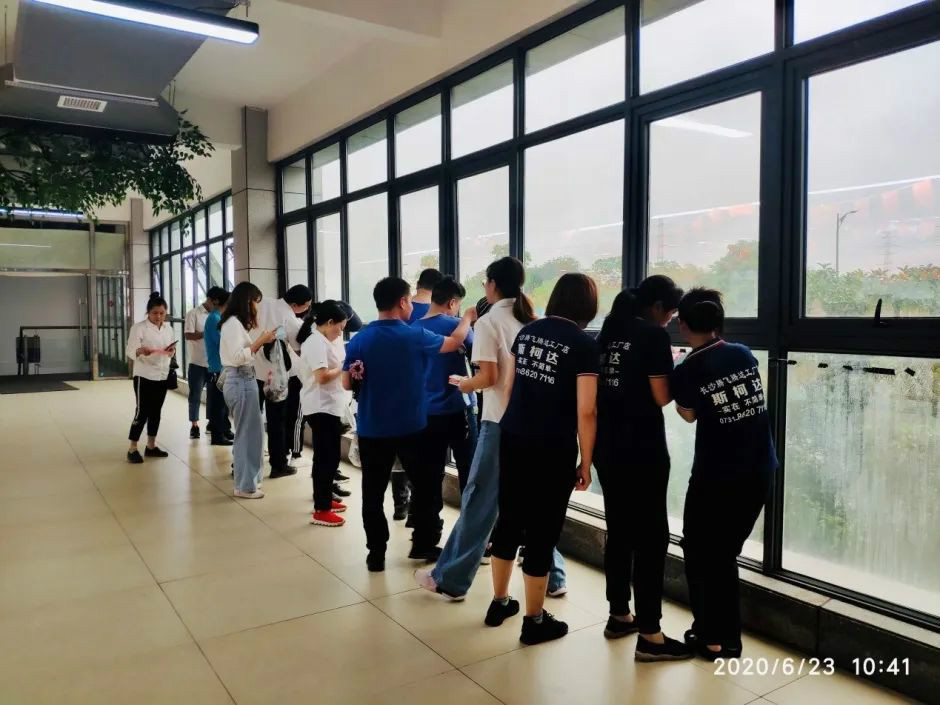 “爱国心，xingkong星空平台（中国）集团情”xingkong星空平台（中国）集团智能第四届包粽子比赛