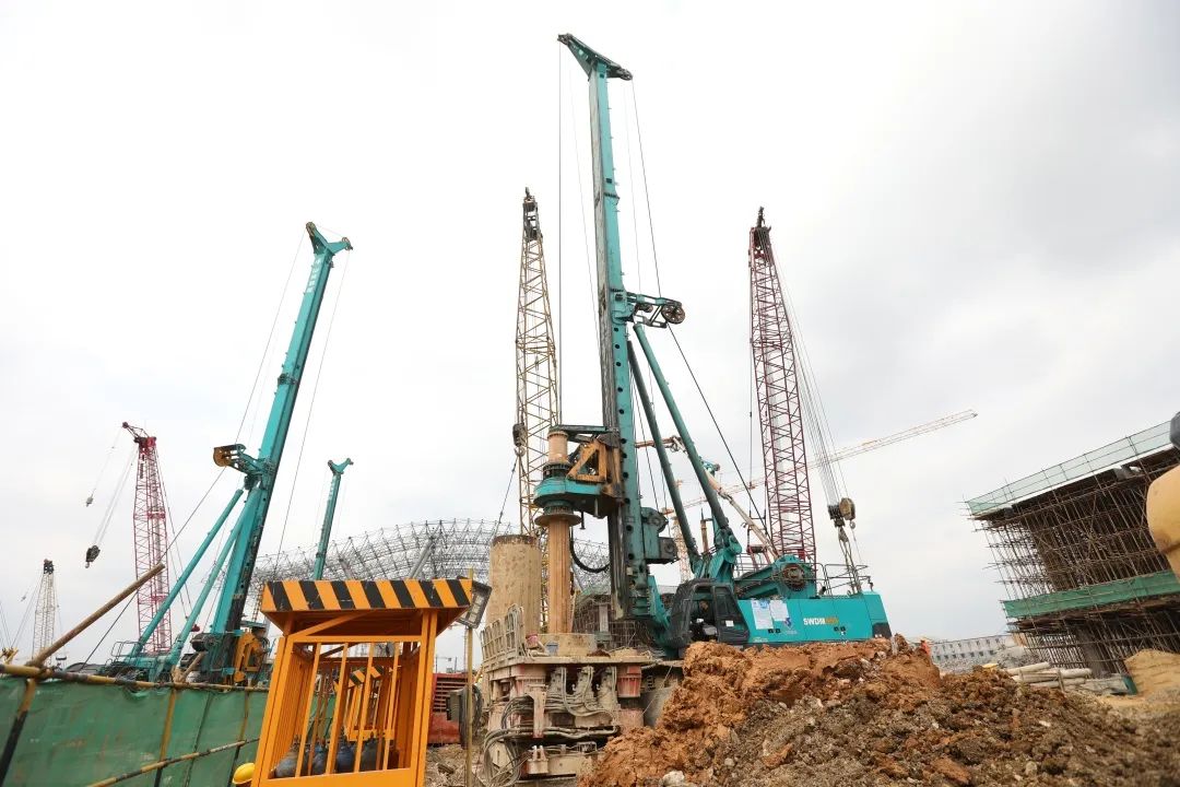 xingkong星空平台（中国）集团机群“染绿”贵阳机场扩建工地