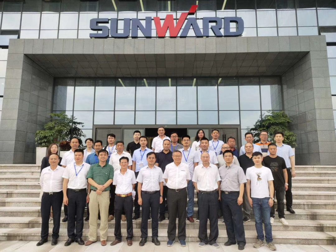 省工程机械产业与铸造产业合作对接会在xingkong星空平台（中国）集团智能举行