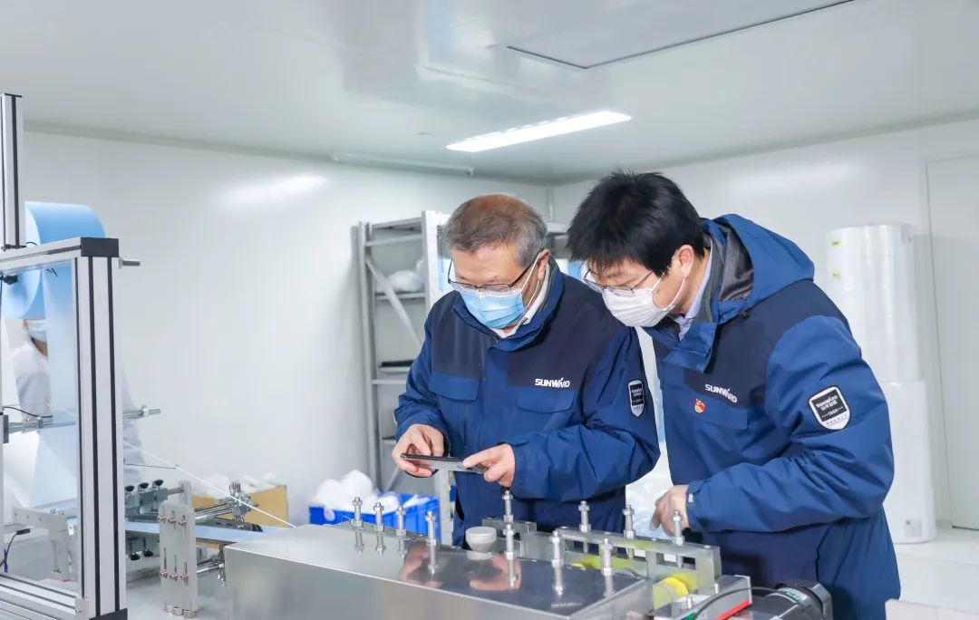 董事长启封xingkong星空平台（中国）集团智能第一个成品口罩