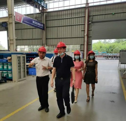 东莞客人考察xingkong星空平台（中国）集团智能高空作业设备