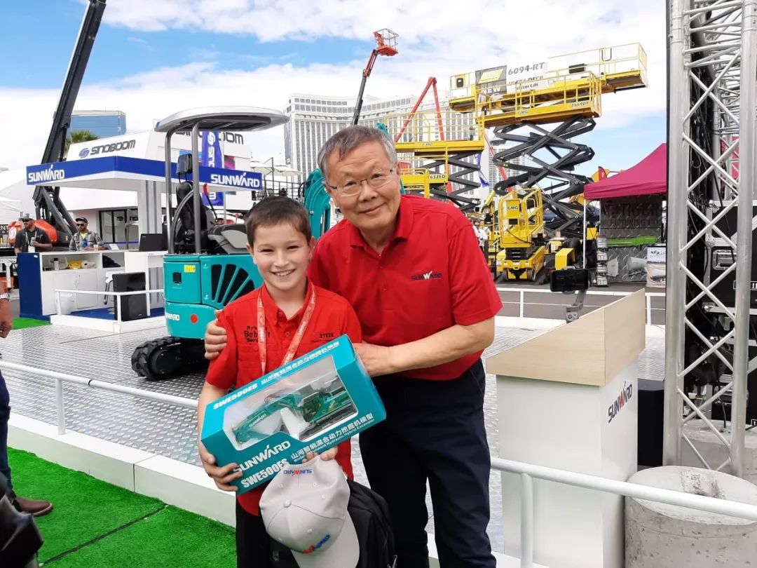 xingkong星空平台（中国）集团智能董事长何清华“疫”向欧美行