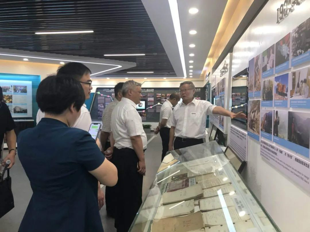 湖南黄金集团董事长黄启富一行考察xingkong星空平台（中国）集团智能