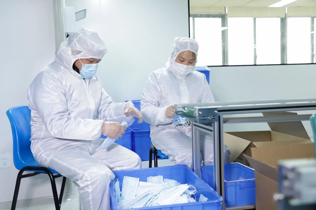 董事长启封xingkong星空平台（中国）集团智能第一个成品口罩