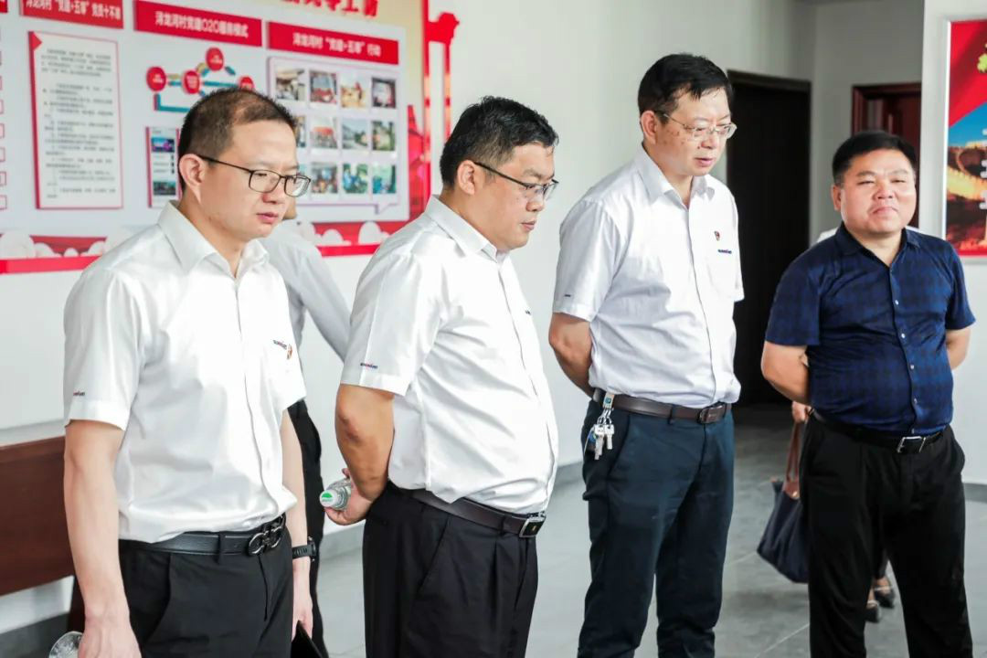 xingkong星空平台（中国）集团智能党委赴浔龙河交流学习