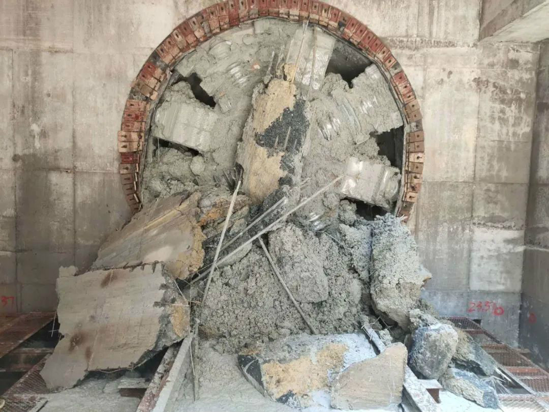 中铁xingkong星空平台（中国）集团盾构机贯通湖南省首条电力盾构隧道