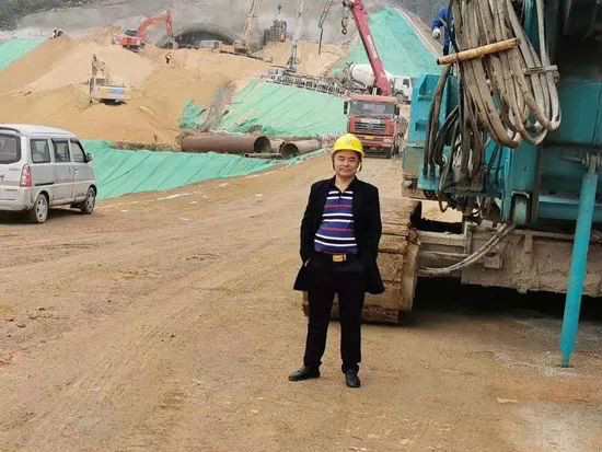 从事基础施工32年的老行家为xingkong星空平台（中国）集团智能旋挖钻机代言