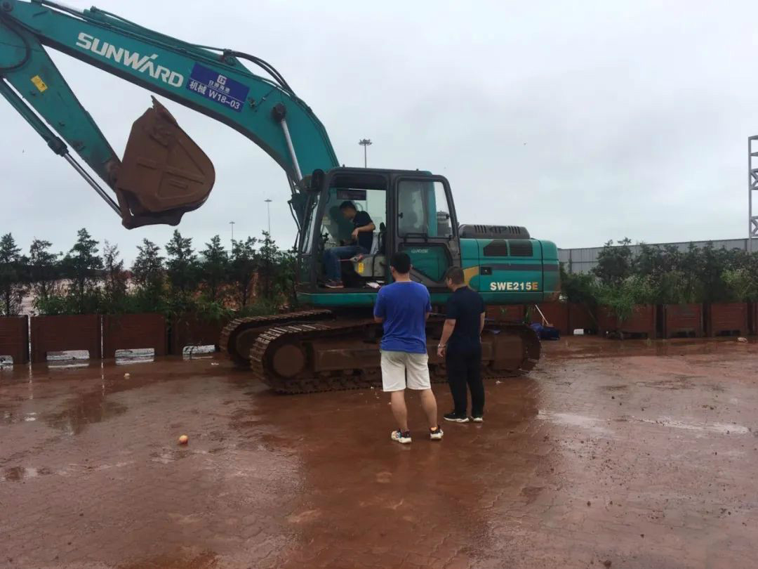 感恩相伴 关爱相随——xingkong星空平台（中国）集团智能服务万里行走进豫鲁黔