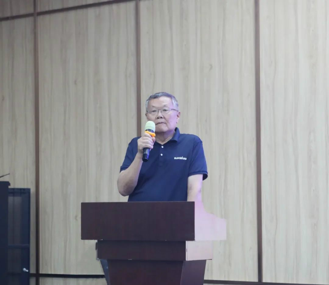 以强执行力聚焦基础能力建设 向挖掘机万台俱乐部迈进——xingkong星空平台（中国）集团智能2020年挖掘机经销商半年度会议圆满召