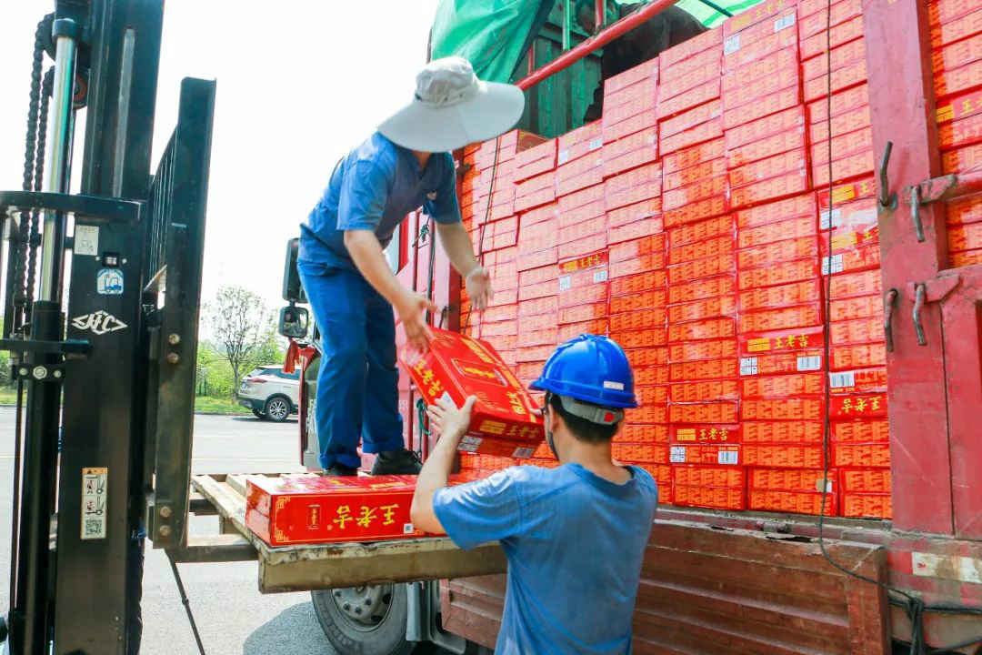 情系职工送清凉，殷切关怀鼓干劲——xingkong星空平台（中国）集团智能开展夏季送清凉活动