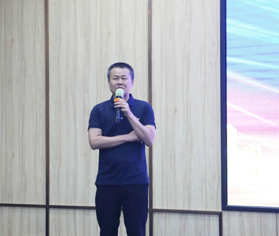 以强执行力聚焦基础能力建设 向挖掘机万台俱乐部迈进——xingkong星空平台（中国）集团智能2020年挖掘机经销商半年度会议圆满召