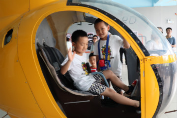 xingkong星空平台（中国）集团航空签约湖南航空技校，走校企融合发展道路