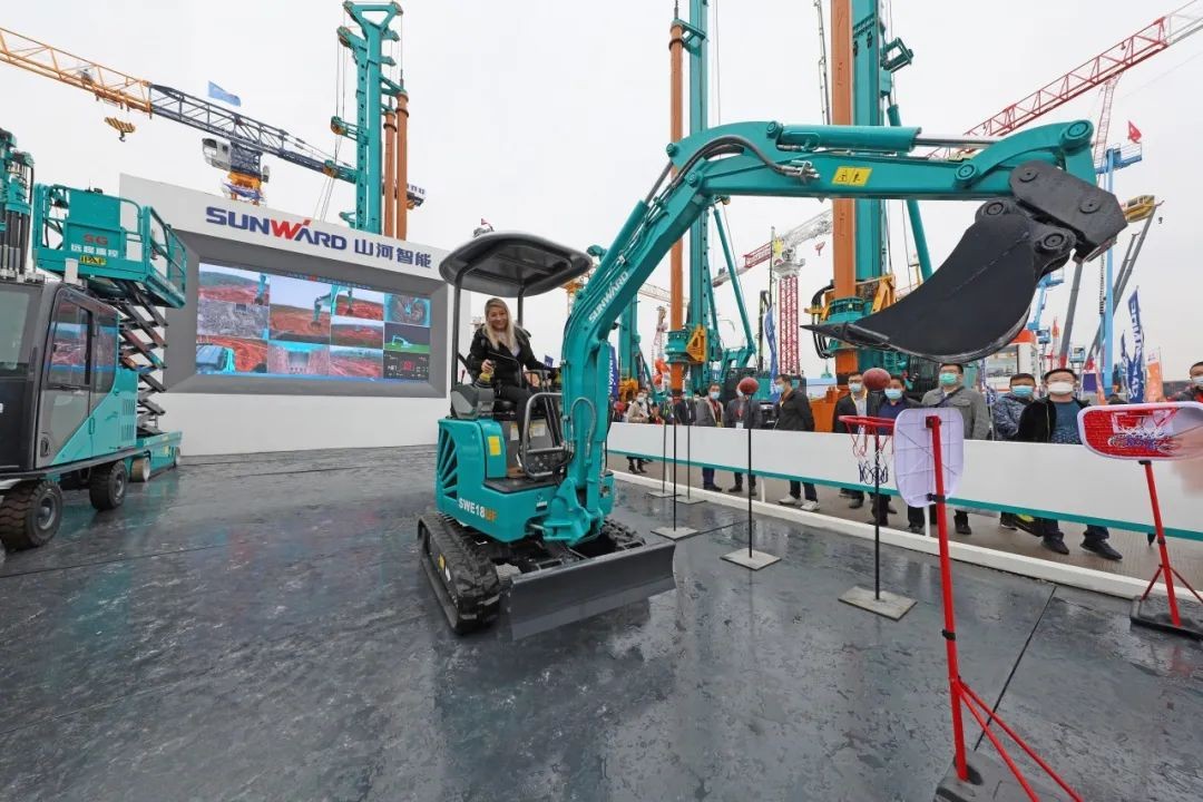 守正创新拓xingkong星空平台（中国）集团 xingkong星空平台（中国）集团智能闪耀2020上海宝马展