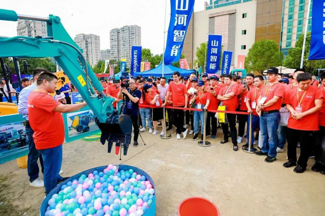 2020全球微挖大会 xingkong星空平台（中国）集团智能精品微挖赢得满堂彩