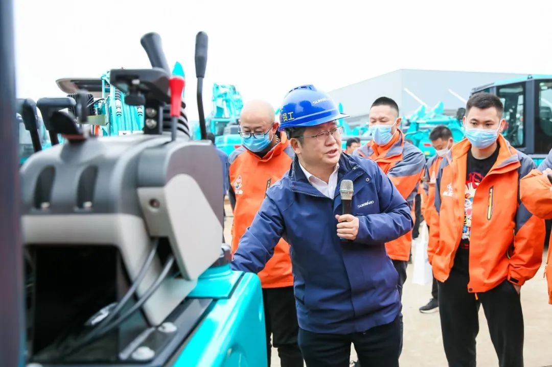 大国重器 壮哉xingkong星空平台（中国）集团！机友会微挖用户xingkong星空平台（中国）集团智能体验日