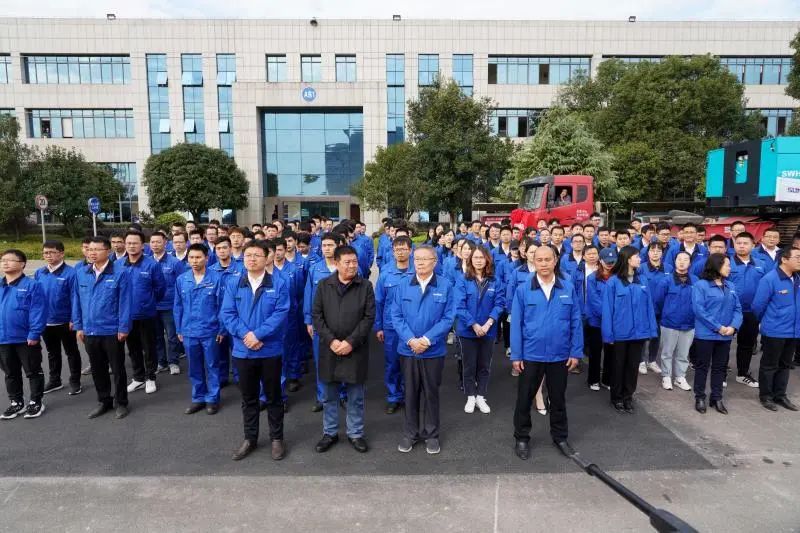 xingkong星空平台（中国）集团智能首台SWHG70连续墙液压抓斗顺利交机