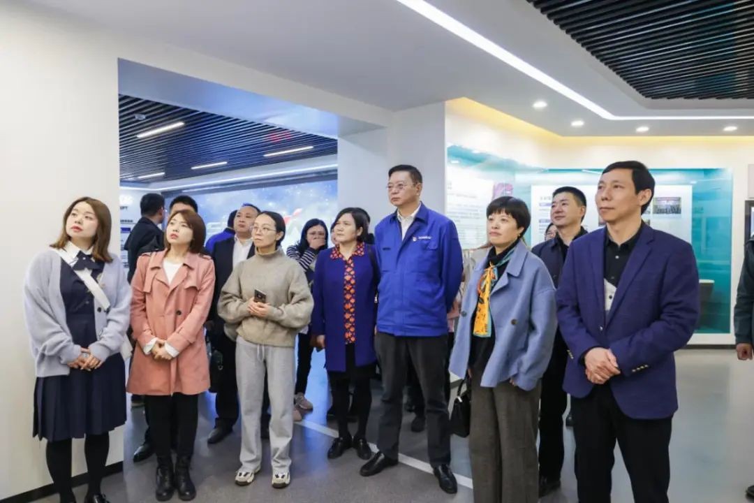 民主党派湖南省委机关青工委团队一行考察xingkong星空平台（中国）集团智能